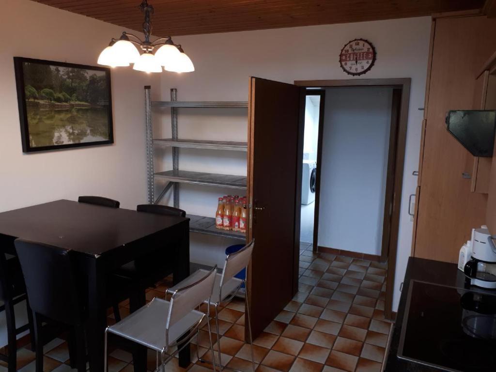 Karl-Stieler-Str. One Room In A 2 Room Appartment ; Lot Space Bruckmühl Buitenkant foto